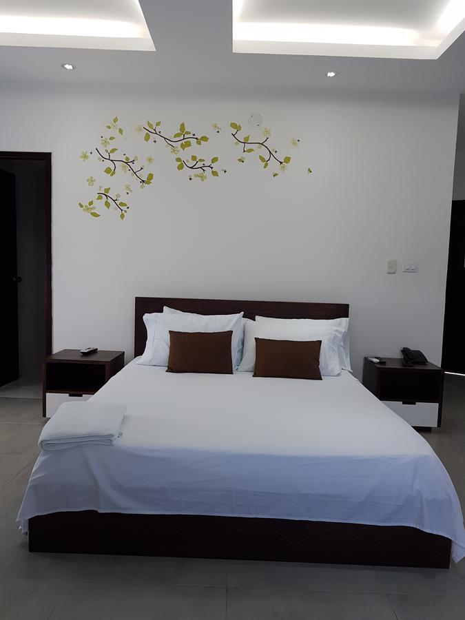 Hotel Plaza Real Montelibano Bagian luar foto